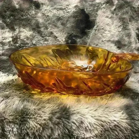Vintage Amber Pressed Glass Bowl with Grape and Leaf Motif,  Large - Picture 1 of 3
